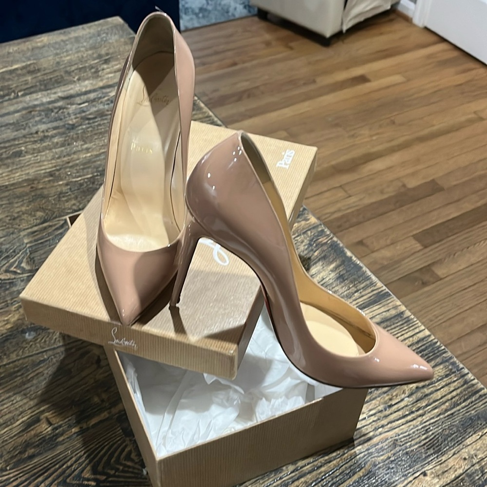 Size 40 Pigalle Follies 100 Patent Nude Christian Louboutins